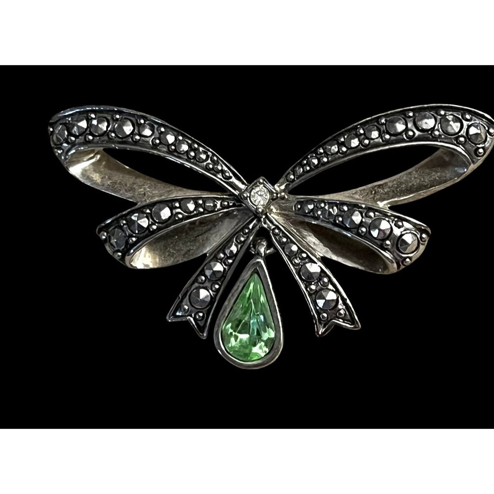 Avon Silver-Tone Marcasite Bow Brooch With Green Teardrop Gemstone Accent